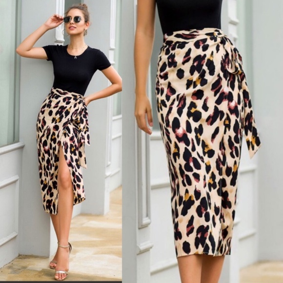 Dresses & Skirts - XENA leopard print midi skirt